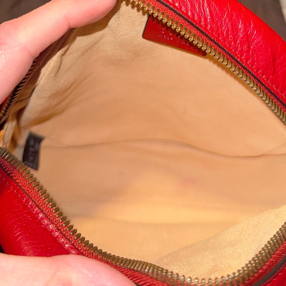 Gucci Marmont Round Crossbody - Picture 5 of 7